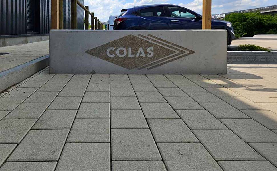 Banc béton pour l'entreprise Colas
